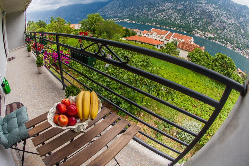 Apartment Bambo Tre Sorrele Kotor Exterior photo