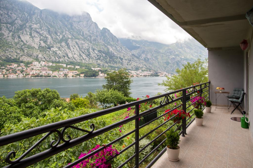 Apartment Bambo Tre Sorrele Kotor Exterior photo